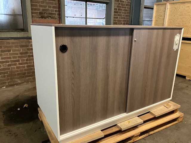 Ahrend - schuifdeurkast 187x45x120cm - afbeelding 2 van  4