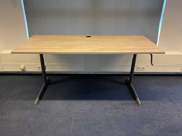 Ahrend - verstelbare bureautafel 80x180 cm - afbeelding 1 van  4