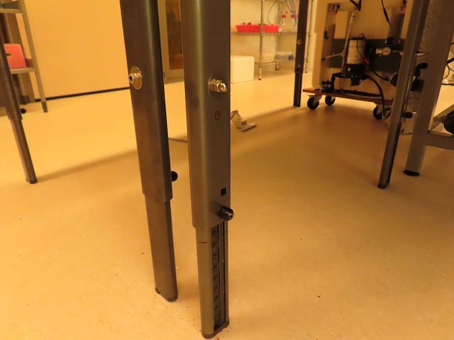 Ahrend - werktafel (3x) - afbeelding 3 van  4