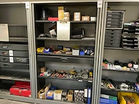 Ahrend archiefkast met inhoud