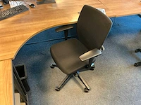 Ahrend buik bureau 180x120cm (2x) - afbeelding 9 van  9