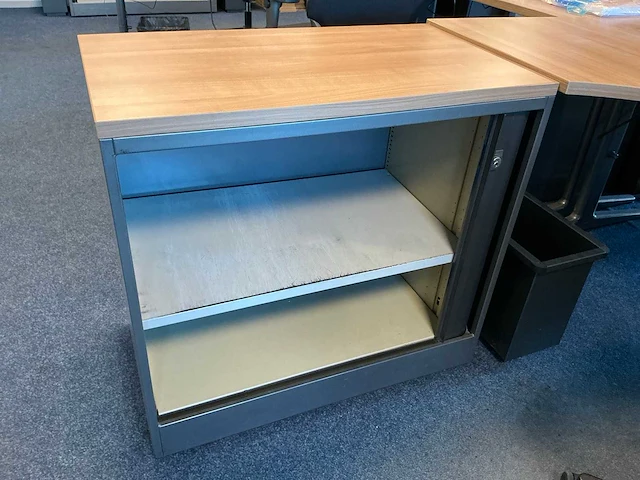 Ahrend buik bureau 180x120cm (2x) - afbeelding 5 van  9