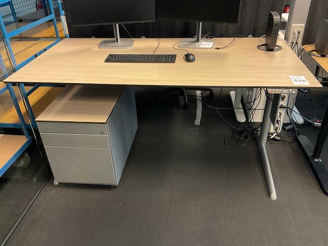 Ahrend bureau, bureaustoel en ladeblok - afbeelding 3 van  10