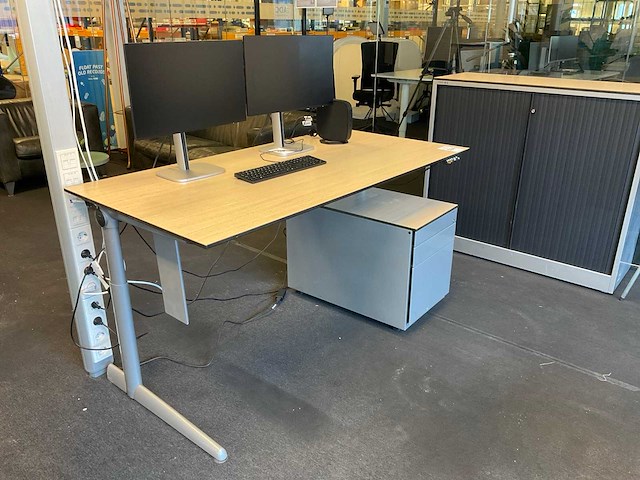 Ahrend bureau, kast en ladeblok - afbeelding 3 van  10