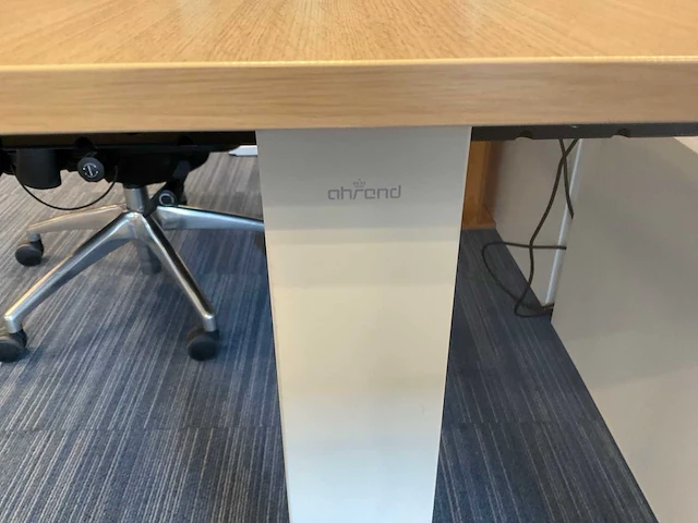 Ahrend bureau met bureaustoel - afbeelding 2 van  7