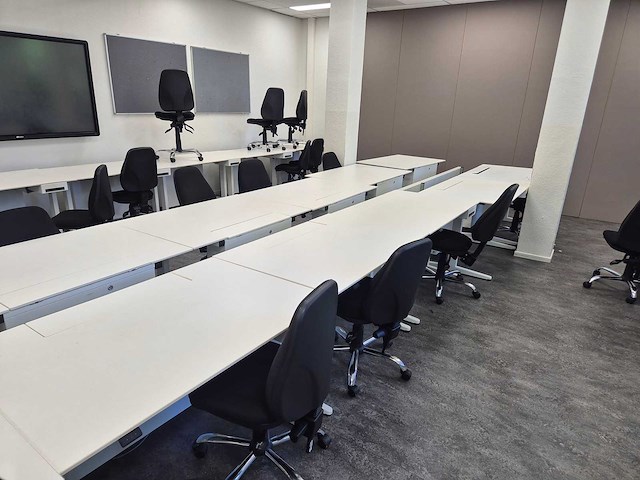 Ahrend bureau met elektrische monitorlift (10x) - afbeelding 2 van  5