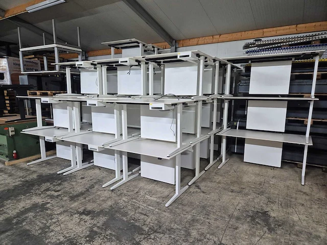 Ahrend bureau met elektrische monitorlift (10x) - afbeelding 5 van  5