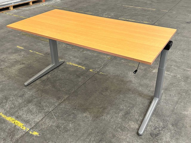 Ahrend bureau - afbeelding 1 van  2