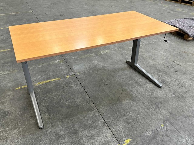 Ahrend bureau - afbeelding 2 van  2