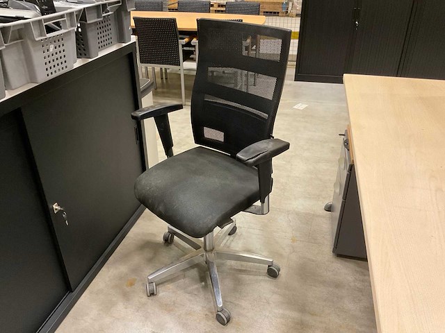 Ahrend bureau - afbeelding 11 van  12