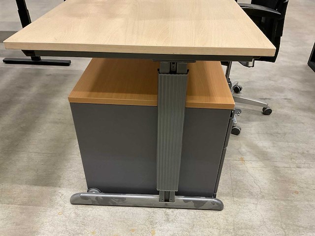 Ahrend bureau - afbeelding 3 van  12