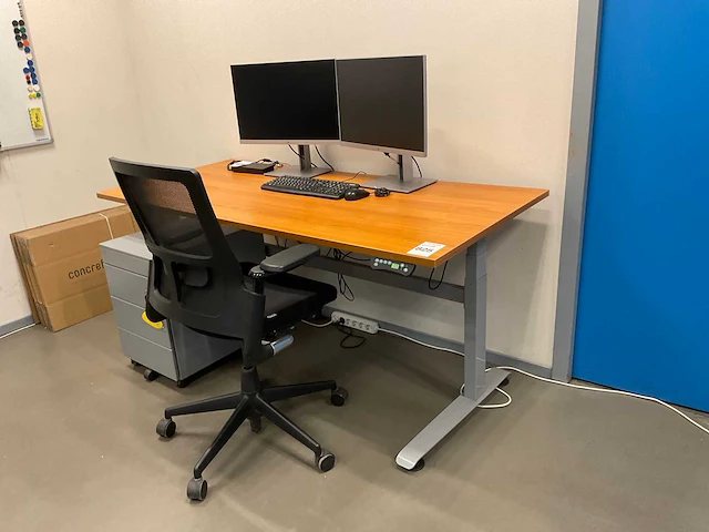 Ahrend bureauopstelling - afbeelding 1 van  8