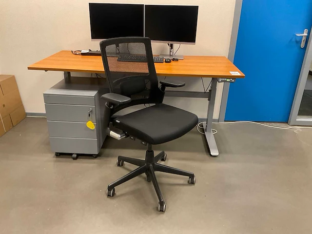 Ahrend bureauopstelling - afbeelding 4 van  8