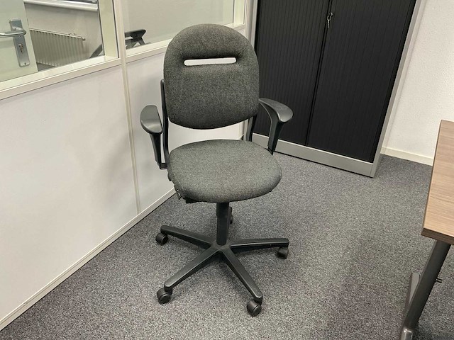 Ahrend bureaustoel - afbeelding 1 van  2