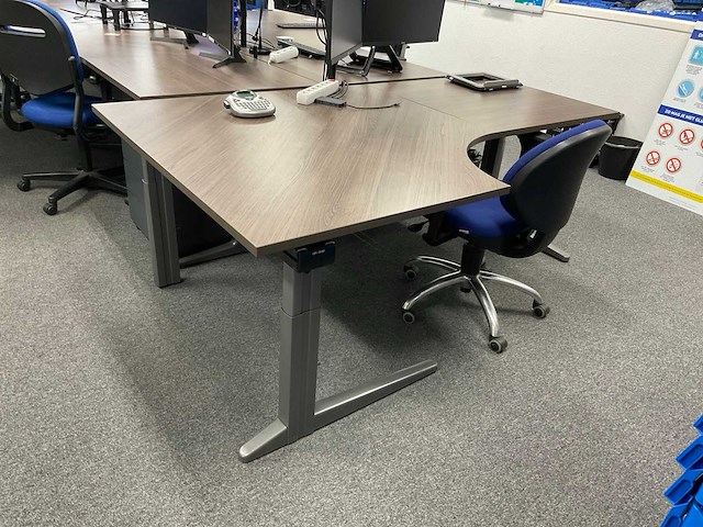 Ahrend bureautafel | 200x125 cm - afbeelding 1 van  8