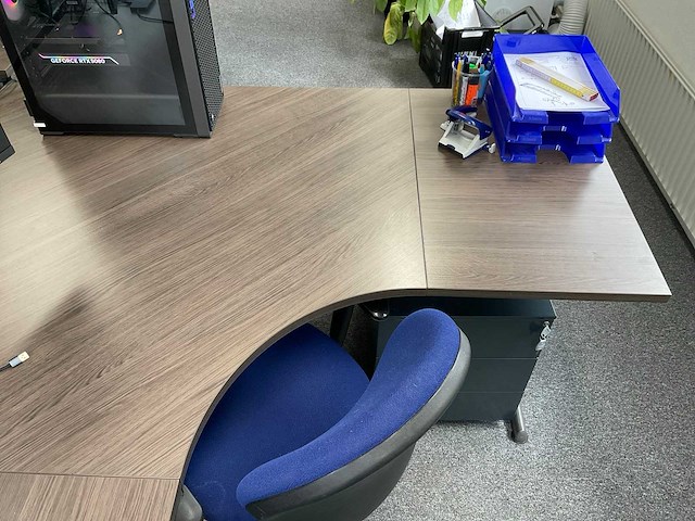 Ahrend bureautafel | 200x168 cm - afbeelding 3 van  5