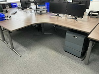 Ahrend bureautafel | 200x168 cm - afbeelding 5 van  7