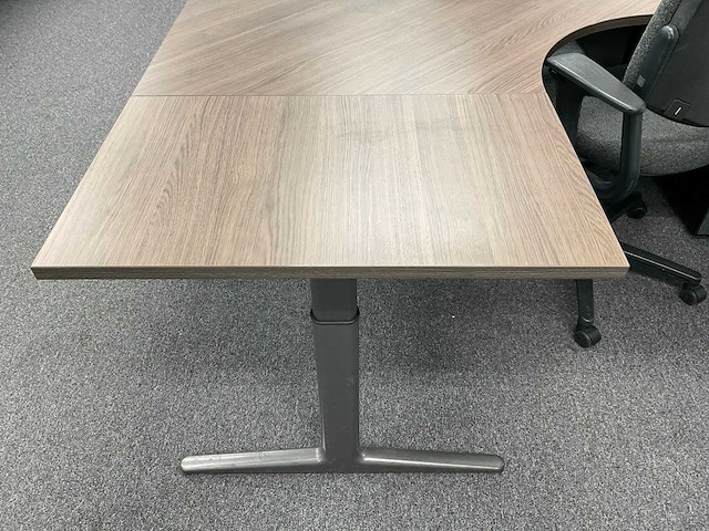 Ahrend bureautafel | 200x168 cm - afbeelding 3 van  6