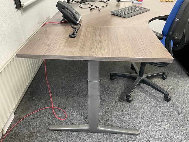Ahrend bureautafel | 200x168 cm - afbeelding 4 van  5