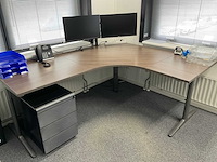 Ahrend bureautafel | 200x168 cm - afbeelding 2 van  4