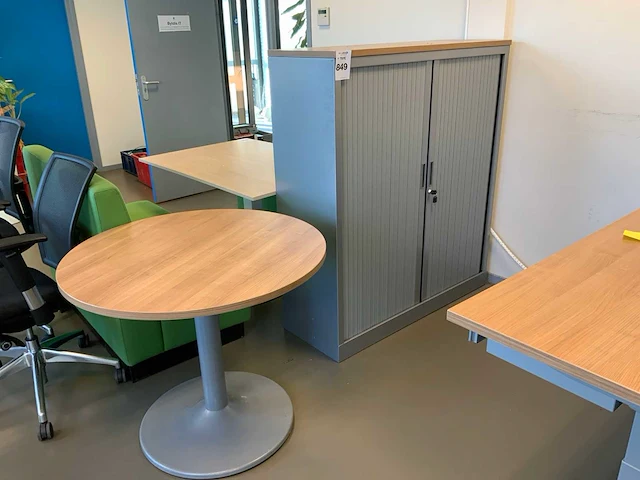 Ahrend dossierkast en tafel - afbeelding 1 van  3