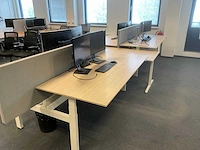 Ahrend duo zit-sta bureau (2x) met 1 los bureau. - afbeelding 2 van  7