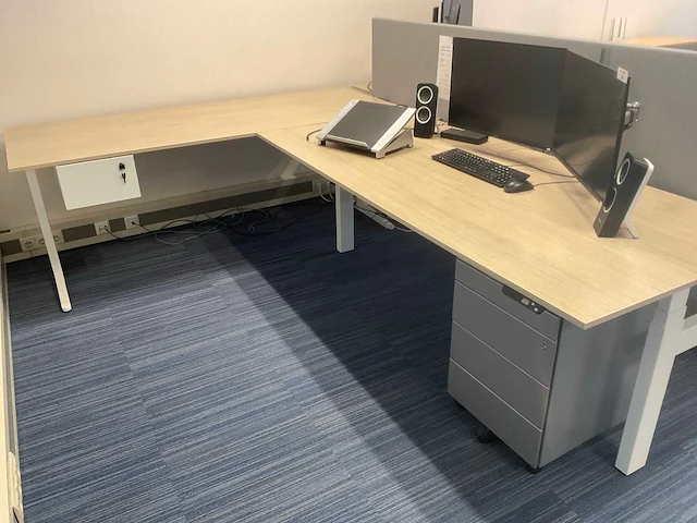 Ahrend duo zit-sta bureau met 2 losse bureaus - afbeelding 3 van  7