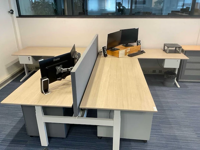 Ahrend duo zit-sta bureau met 2 losse bureaus - afbeelding 1 van  7