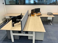 Ahrend duo zit-sta bureau met 2 losse bureaus
