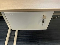 Ahrend duo zit-sta bureau met 2 losse bureaus - afbeelding 4 van  6