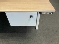 Ahrend duo zit-sta bureau met 2 losse bureaus - afbeelding 5 van  5