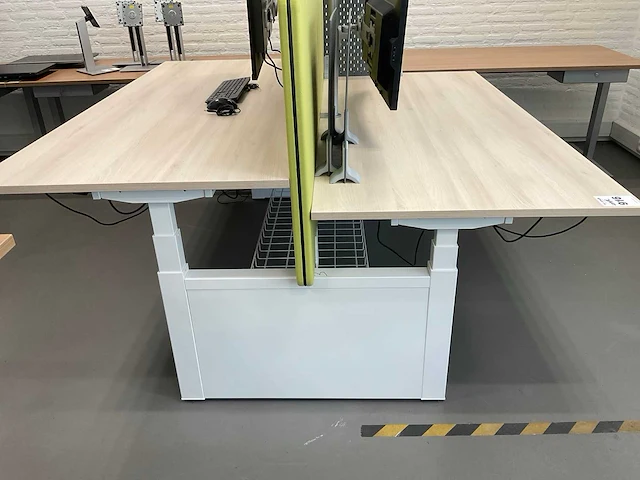 Ahrend duo zit-sta bureau met monitoren - afbeelding 10 van  14