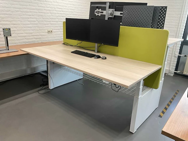 Ahrend duo zit-sta bureau met monitoren - afbeelding 5 van  14