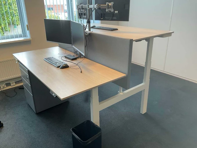 Ahrend duo zit-sta bureau - afbeelding 1 van  6