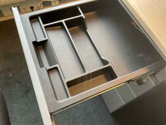 Ahrend duo zit-sta bureau - afbeelding 6 van  6