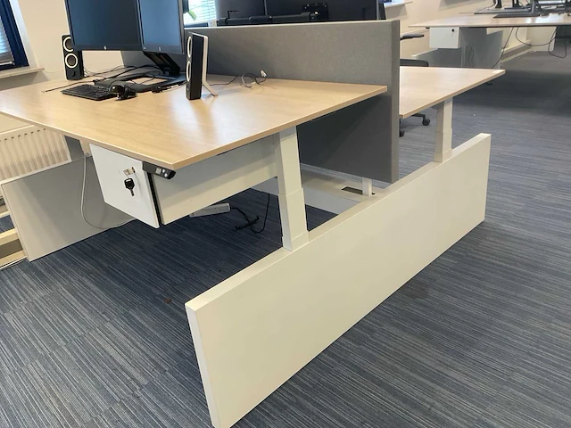 Ahrend duo zit-sta bureau - afbeelding 2 van  3