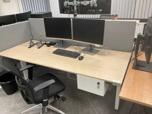 Ahrend duo zit-sta bureau - afbeelding 1 van  5