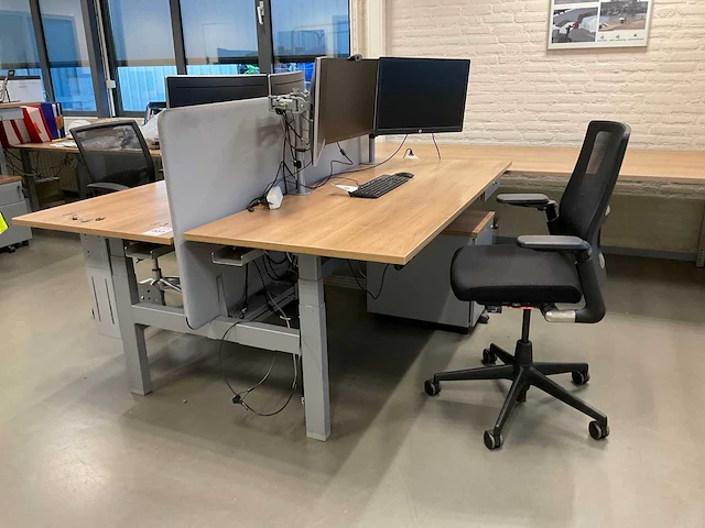 Ahrend duo zit-sta bureau - afbeelding 1 van  4