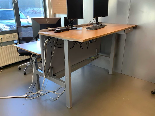 Ahrend duo zit-sta bureau - afbeelding 4 van  5