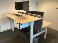 Ahrend duo zit-sta bureau