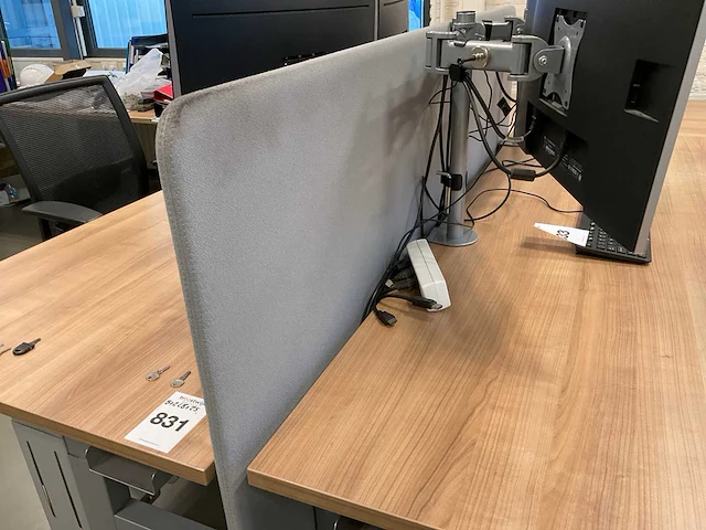 Ahrend duo zit-sta bureau - afbeelding 3 van  4