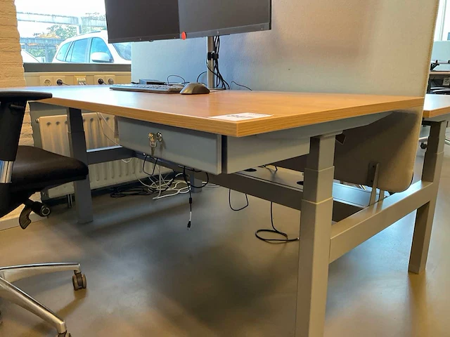 Ahrend duo zit-sta bureau - afbeelding 4 van  7