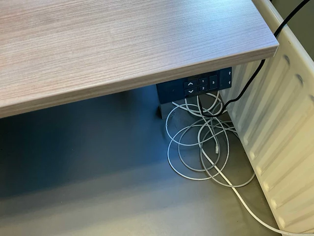Ahrend duo zit-sta bureau - afbeelding 5 van  7