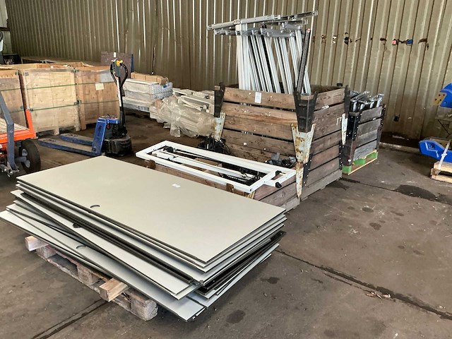 Ahrend elektrisch bureau (21x) - afbeelding 1 van  9