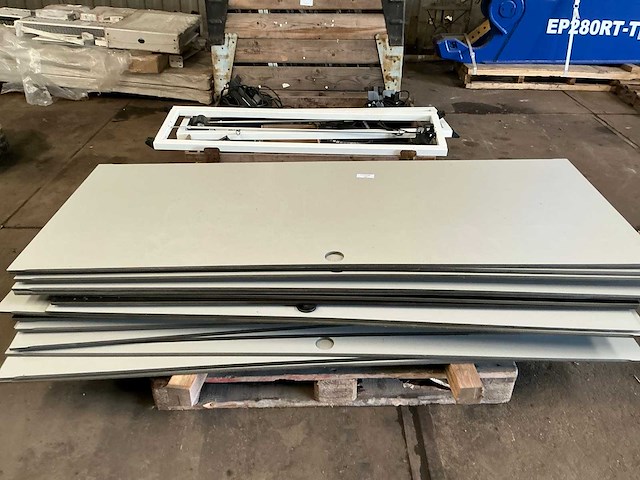 Ahrend elektrisch bureau (21x) - afbeelding 2 van  9