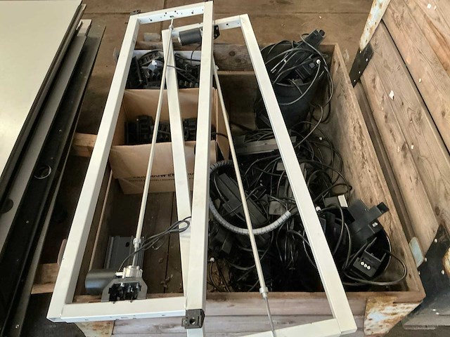 Ahrend elektrisch bureau (21x) - afbeelding 8 van  9