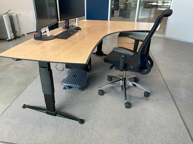 Ahrend, girsberger bureau met bureaustoel en ladeblok (2x) - afbeelding 2 van  2