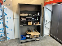 Ahrend jaloeziedeurkast met diverse voedingen en onderdelen - afbeelding 1 van  11