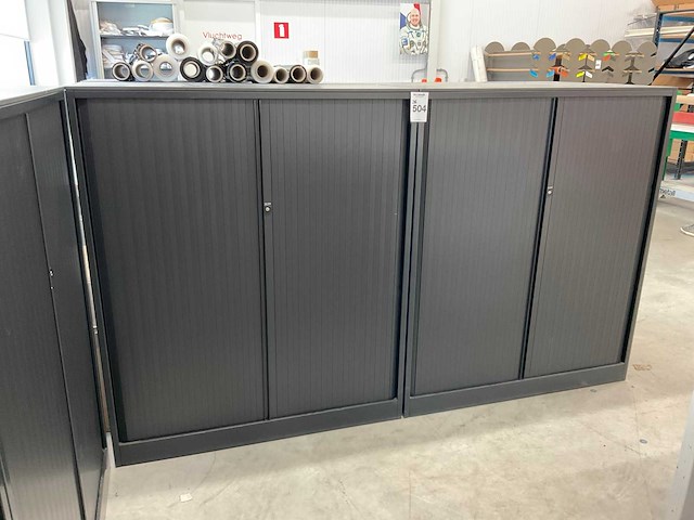 Ahrend jalouziedeurkast met inhoud diverse elektra onderdelen (2x) - afbeelding 1 van  2