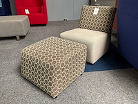 Ahrend mileto fauteuil met hocker - afbeelding 1 van  4
